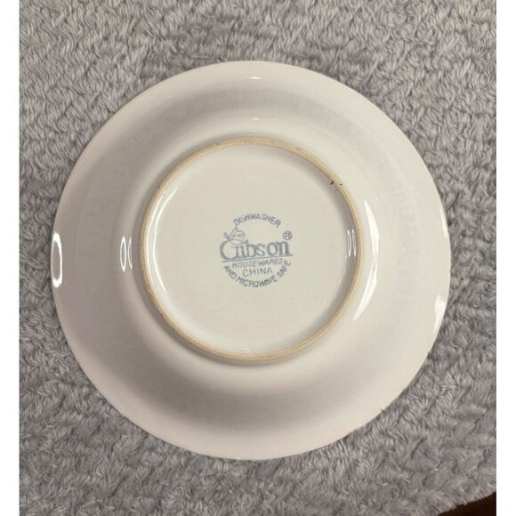 Gibson White Embossed Fruit Design Porcelain Dinner Plates & Soup Bowl Set - Picture 11 of 11